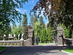 Riverside Memorial Park